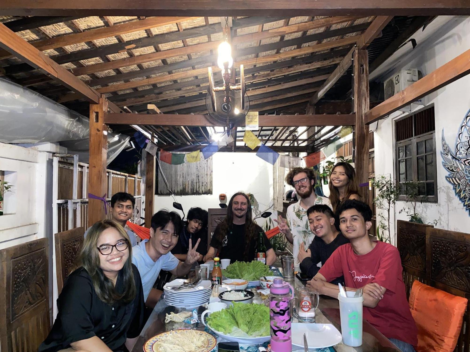 Wood Stone Hostel Yogyakarta Ngoại thất bức ảnh