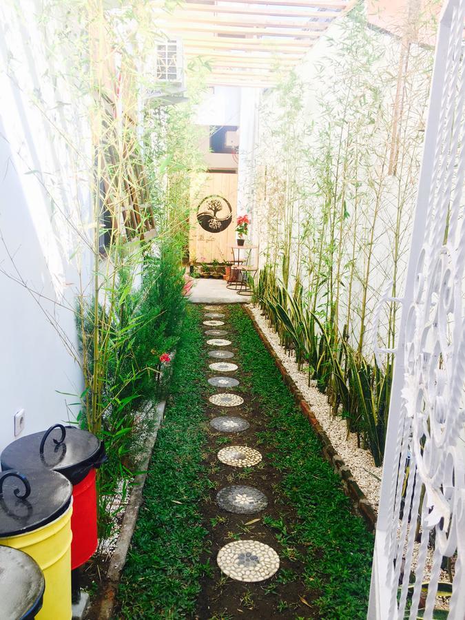Wood Stone Hostel Yogyakarta Ngoại thất bức ảnh
